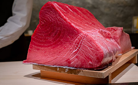 大人の渋谷として注目の「オクシブ」から頂点を目指す、独自の世界観で巧みに計算し尽くされた絶品コース